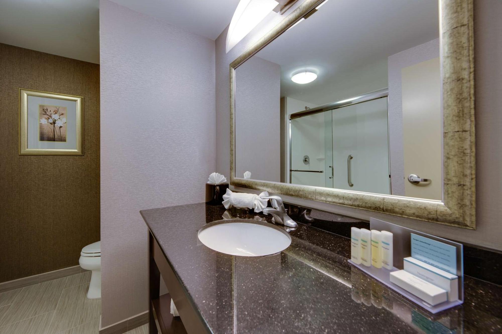 Hampton Inn & Suites Philadelphia/Bensalem Exterior foto
