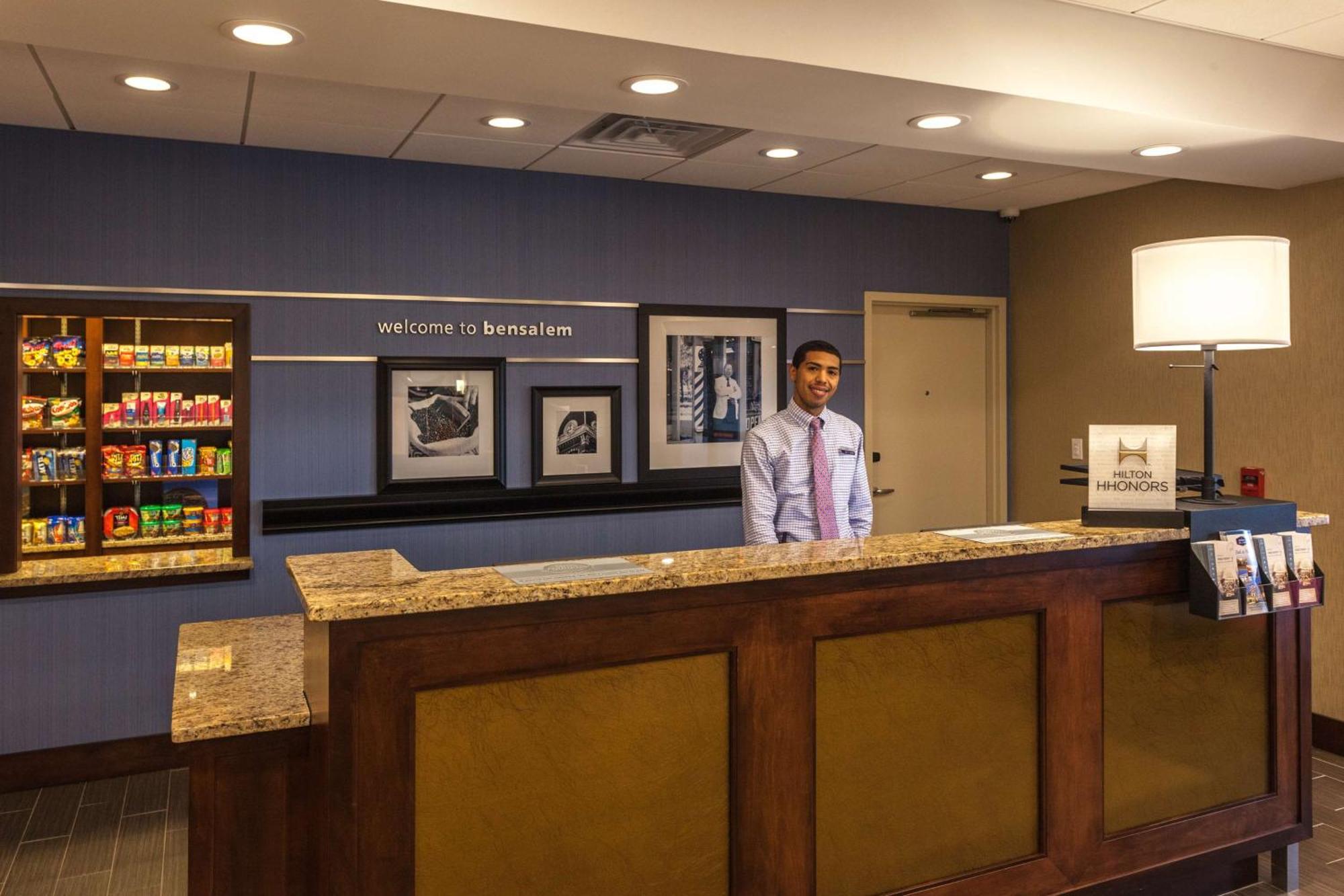 Hampton Inn & Suites Philadelphia/Bensalem Exterior foto