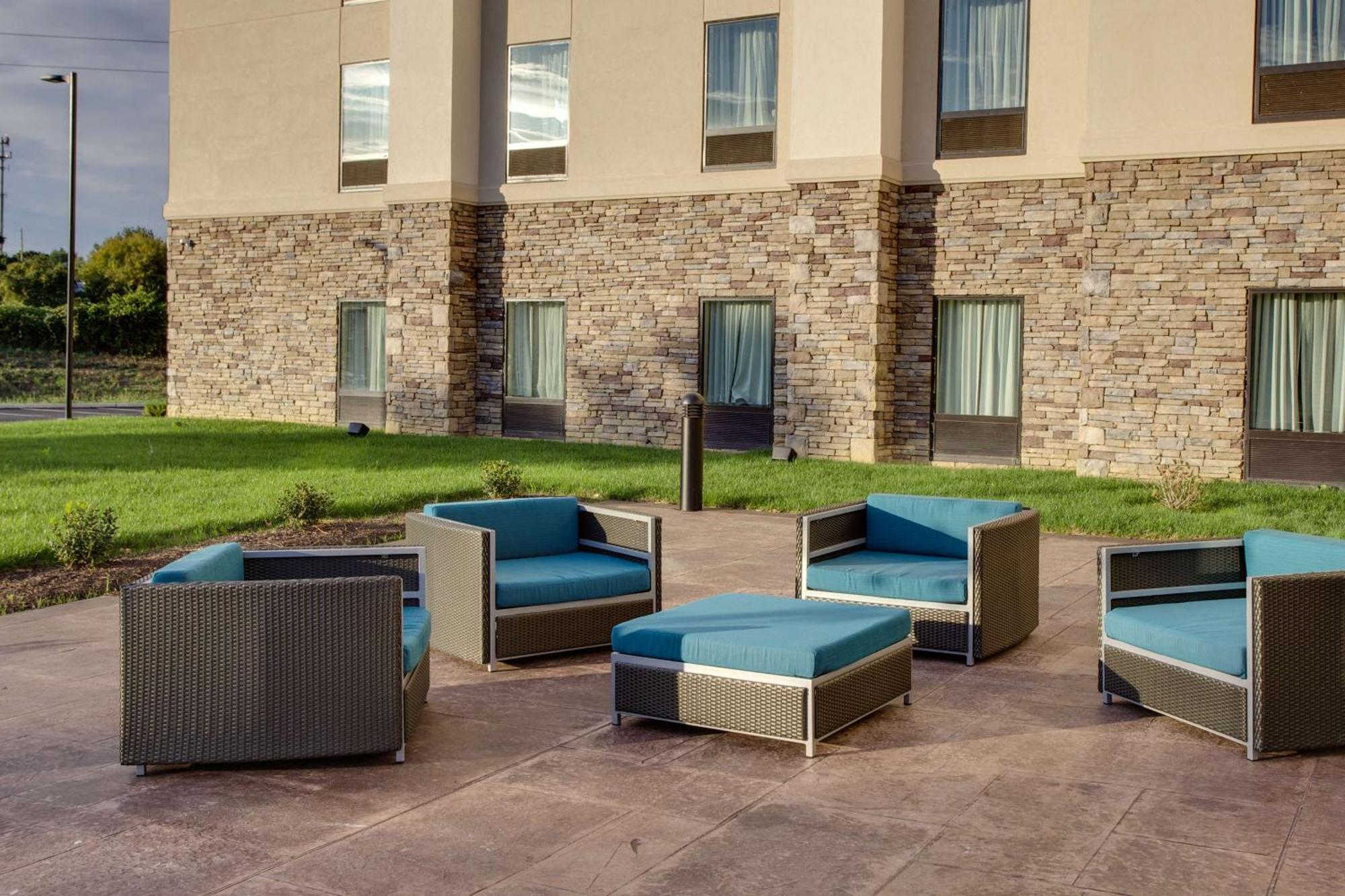 Hampton Inn & Suites Philadelphia/Bensalem Exterior foto